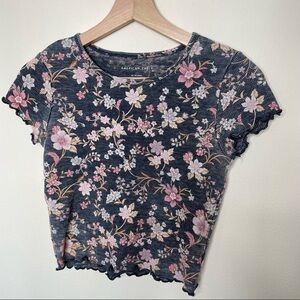 American Eagle Floral Tee xs
